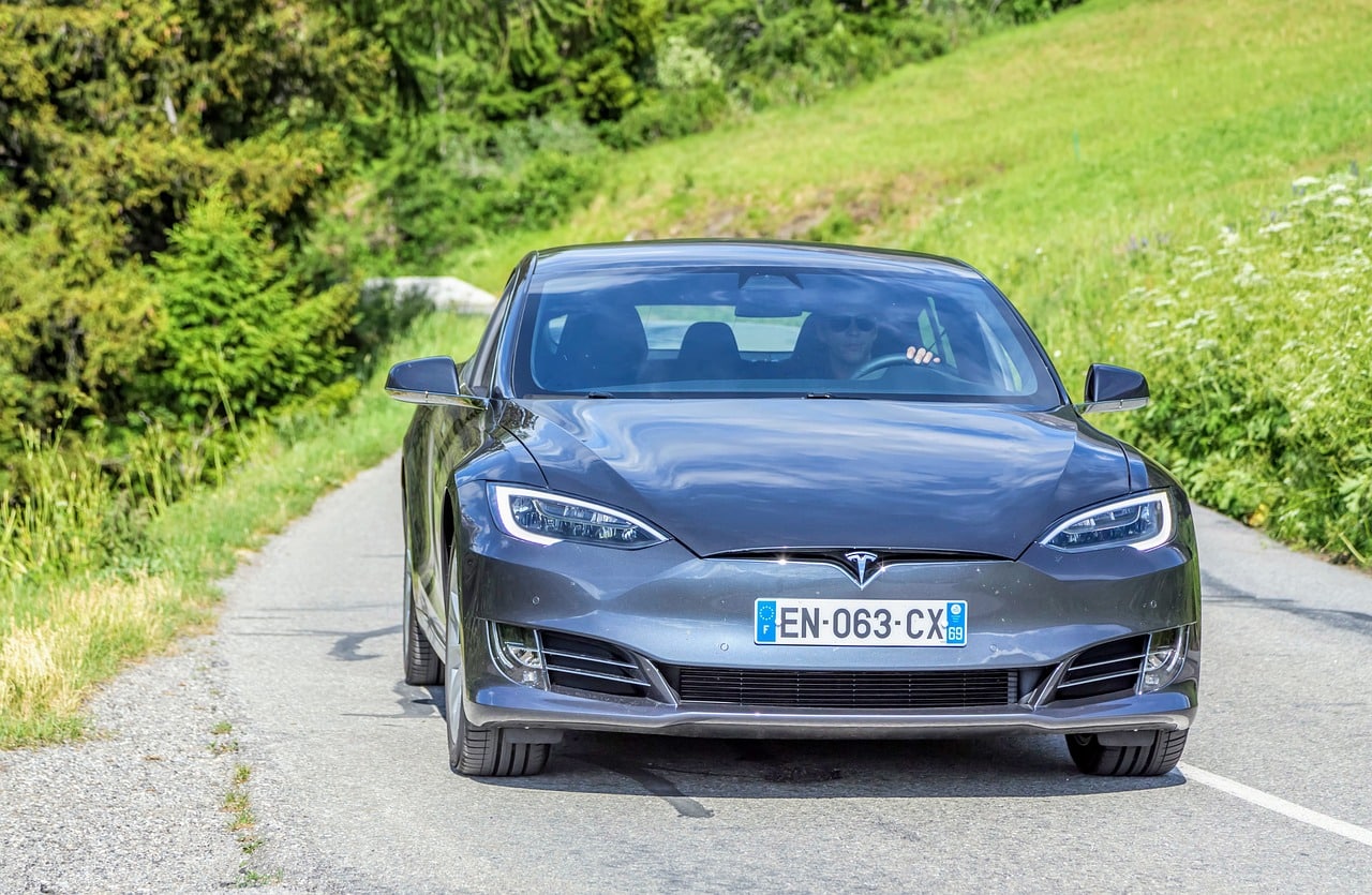 9 Best Cars Similar to Tesla Model 3