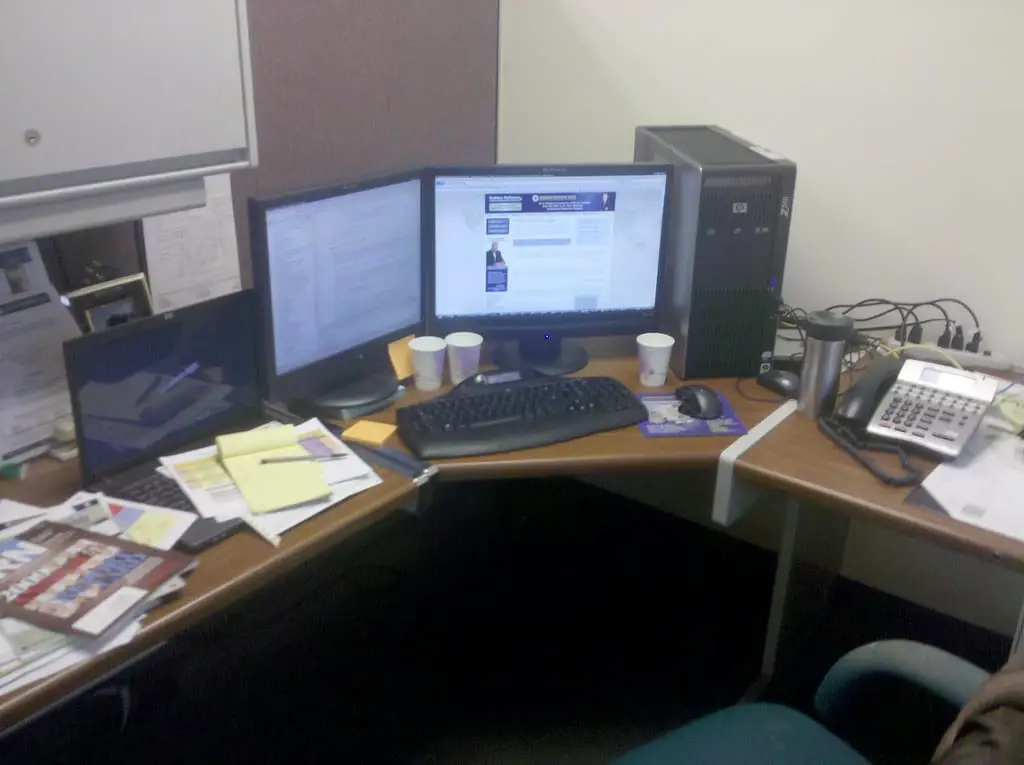 Computer Desk - Types of Desks